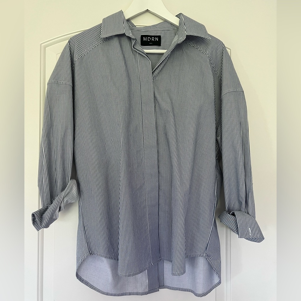 Modern Citizen Kendall Split Back Oversized Shirt - Navy/White - Size XS/S